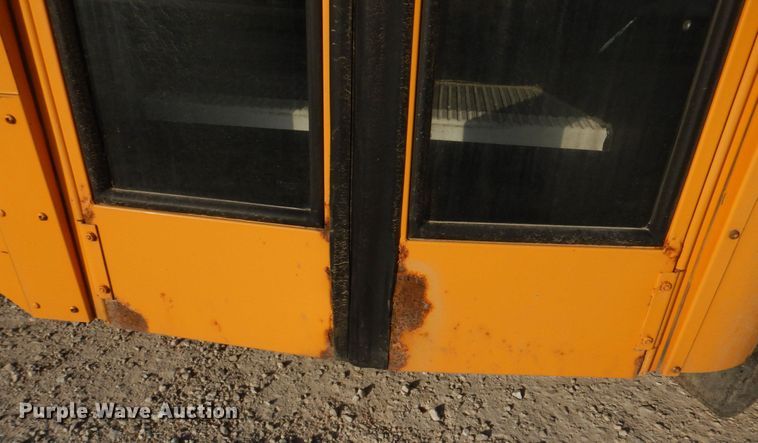 image for item DH8246 2001 Freightliner FS65  school bus