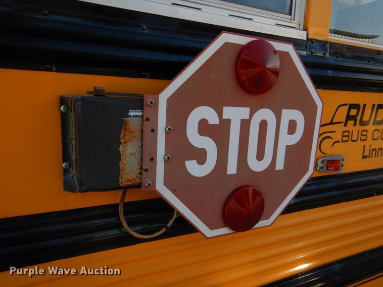 image for item DH8246 2001 Freightliner FS65  school bus