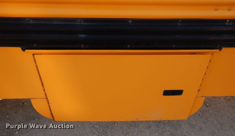 image for item DH8246 2001 Freightliner FS65  school bus