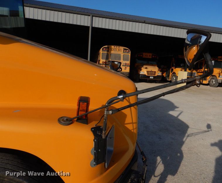 image for item DH8246 2001 Freightliner FS65  school bus