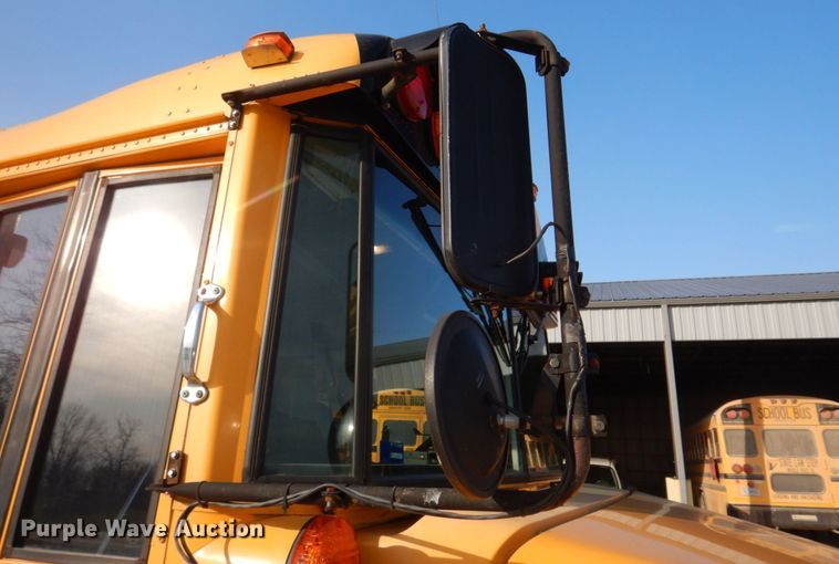 image for item DH8246 2001 Freightliner FS65  school bus