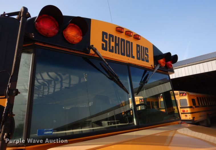 image for item DH8246 2001 Freightliner FS65  school bus