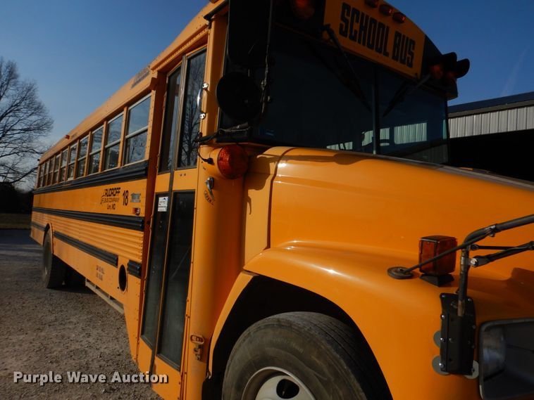 image for item DH8246 2001 Freightliner FS65  school bus