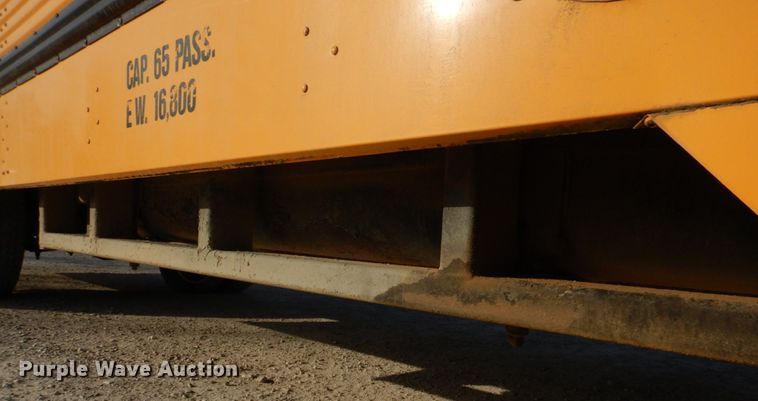 image for item DH8246 2001 Freightliner FS65  school bus