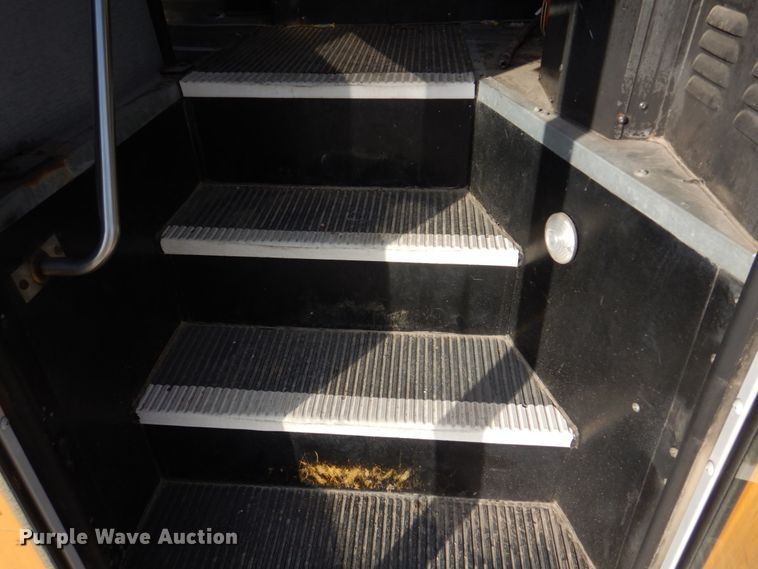 image for item DH8246 2001 Freightliner FS65  school bus