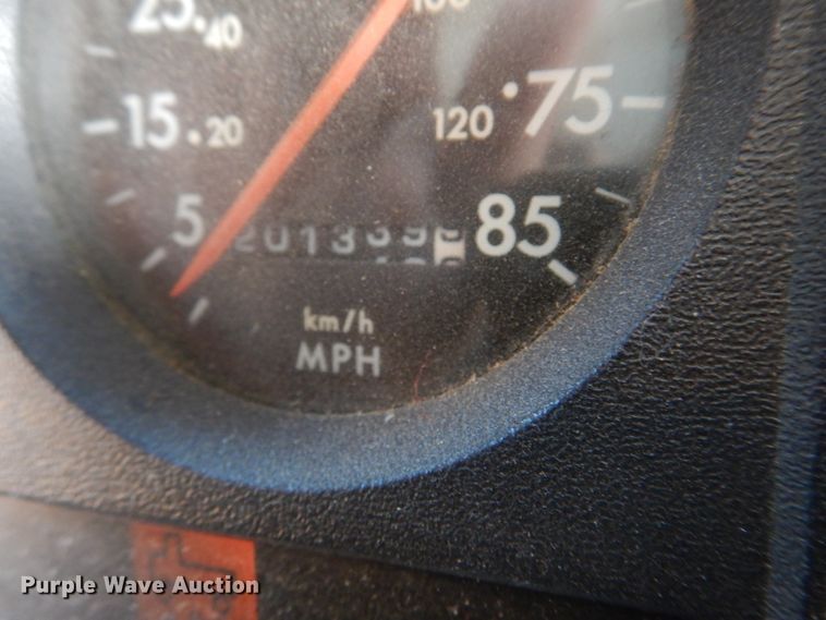 image for item DH8246 2001 Freightliner FS65  school bus