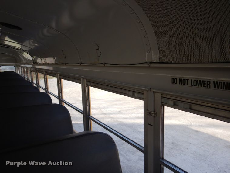 image for item DH8246 2001 Freightliner FS65  school bus