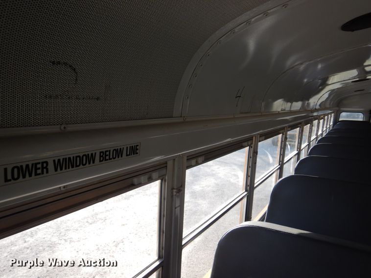 image for item DH8246 2001 Freightliner FS65  school bus