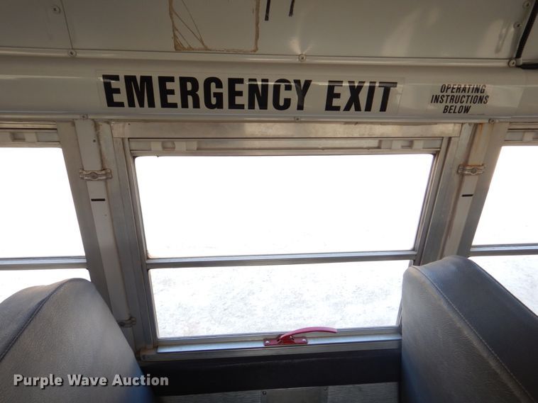 image for item DH8246 2001 Freightliner FS65  school bus