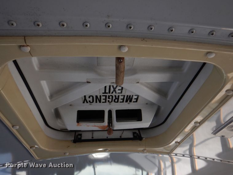 image for item DH8246 2001 Freightliner FS65  school bus