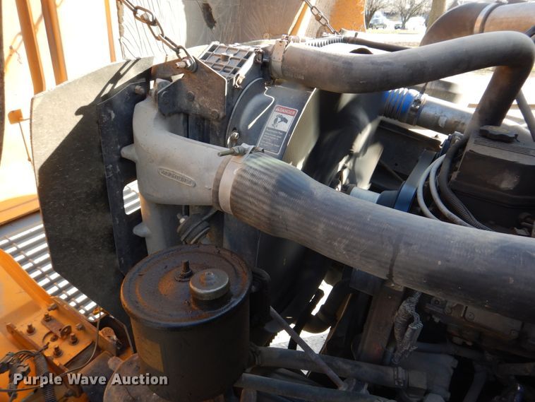 image for item DH8246 2001 Freightliner FS65  school bus