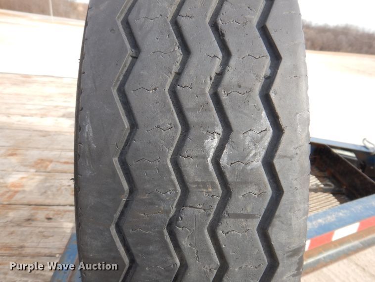 image for item DL5947 2014 PJ Trailers  equipment trailer