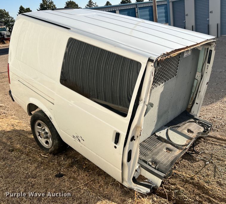 image for item DM8427 Chevrolet Astro van body