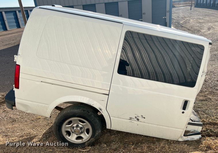 image for item DM8427 Chevrolet Astro van body