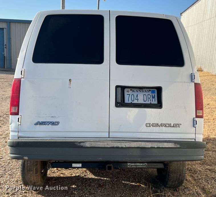 image for item DM8427 Chevrolet Astro van body