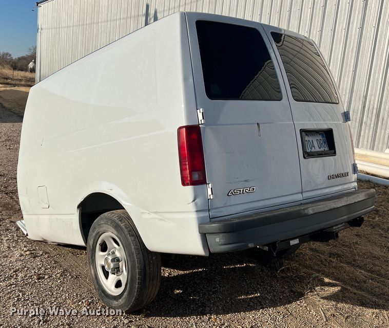 image for item DM8427 Chevrolet Astro van body