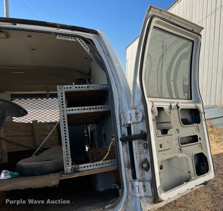 image for item DM8427 Chevrolet Astro van body