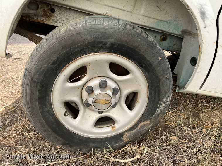 image for item DM8427 Chevrolet Astro van body