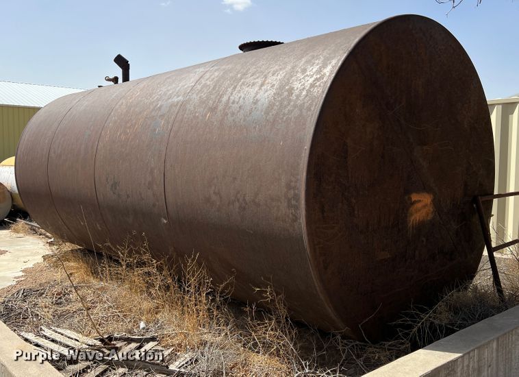 image for item DM8449 Fuel tank