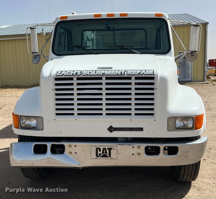image for item DM8450 1997 International 4700  utility / service truck