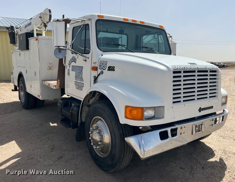 image for item DM8450 1997 International 4700  utility / service truck