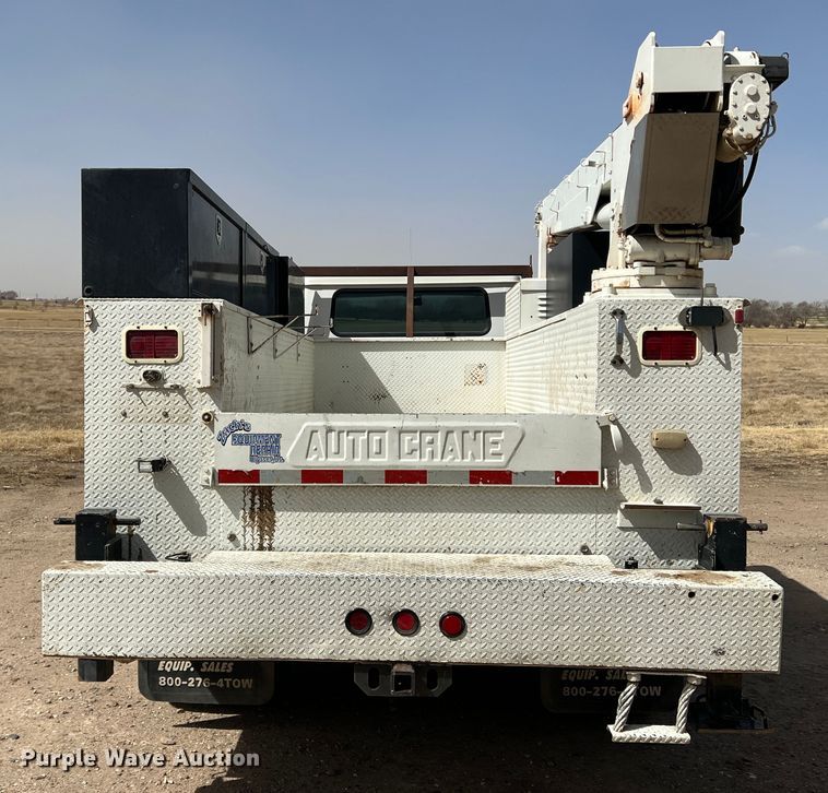 image for item DM8450 1997 International 4700  utility / service truck