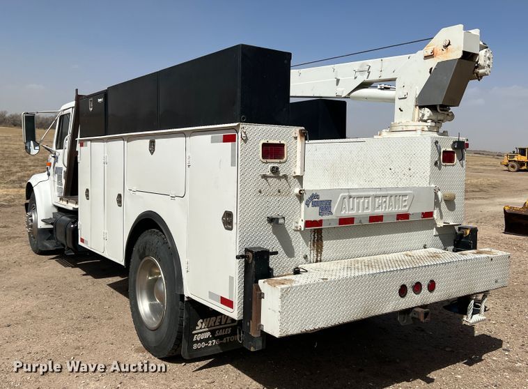 image for item DM8450 1997 International 4700  utility / service truck