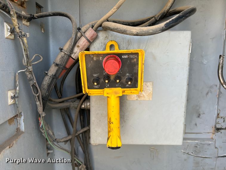 image for item DM8450 1997 International 4700  utility / service truck