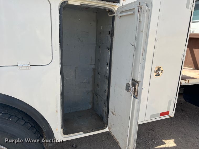 image for item DM8450 1997 International 4700  utility / service truck