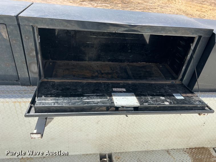 image for item DM8450 1997 International 4700  utility / service truck