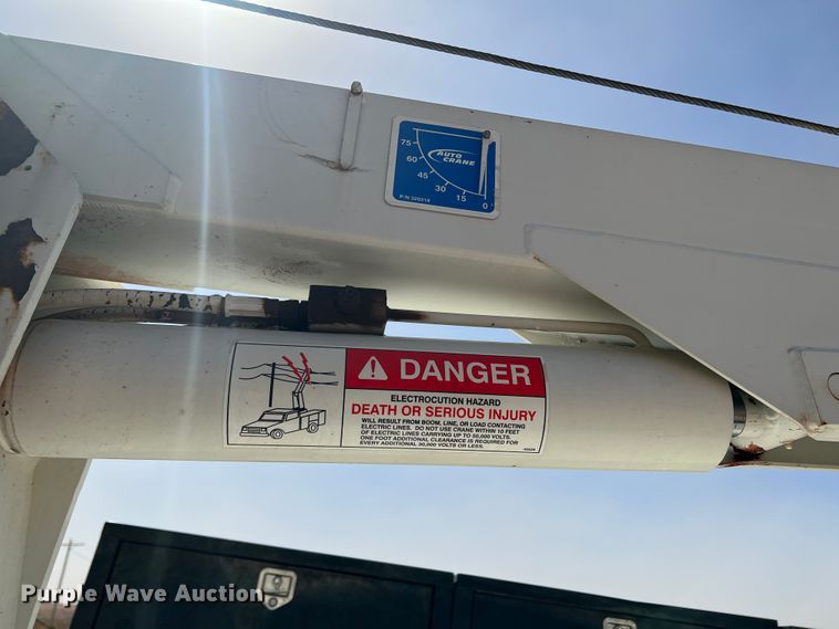 image for item DM8450 1997 International 4700  utility / service truck