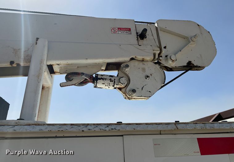 image for item DM8450 1997 International 4700  utility / service truck