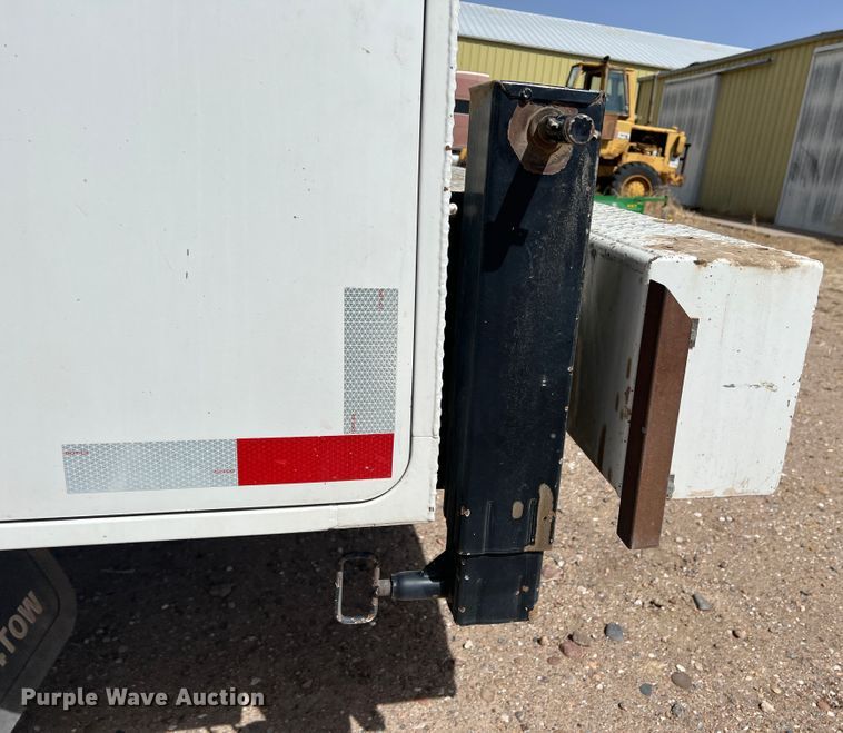 image for item DM8450 1997 International 4700  utility / service truck