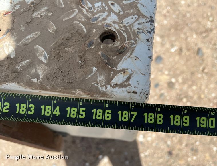 image for item DM8450 1997 International 4700  utility / service truck