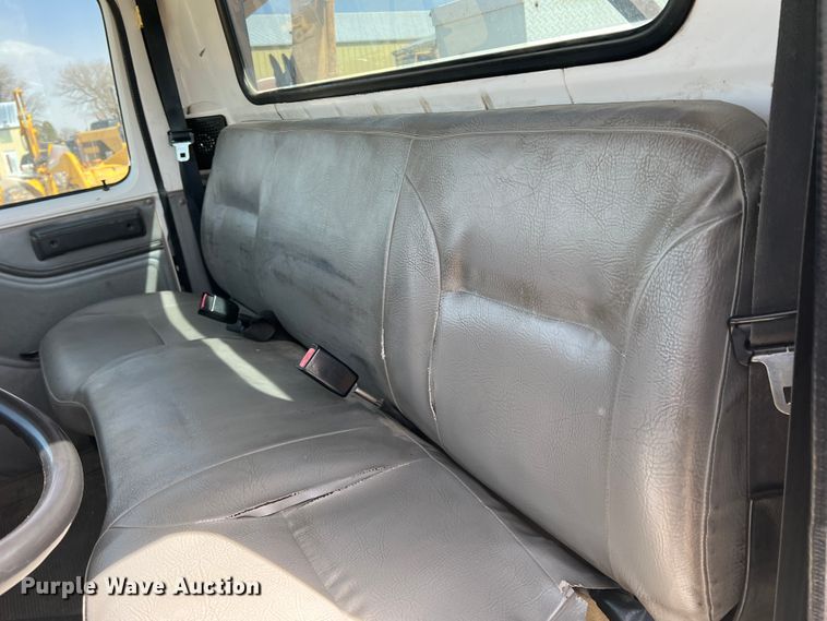 image for item DM8450 1997 International 4700  utility / service truck