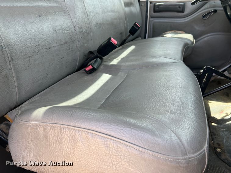 image for item DM8450 1997 International 4700  utility / service truck