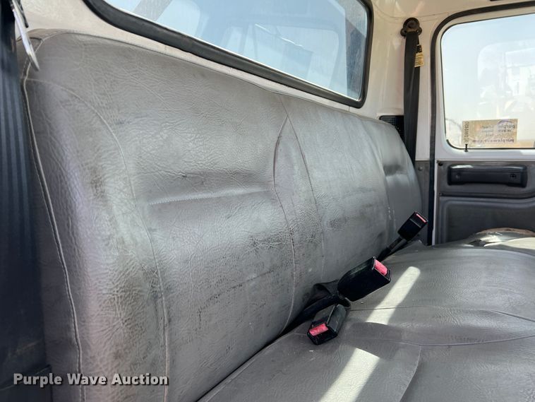 image for item DM8450 1997 International 4700  utility / service truck