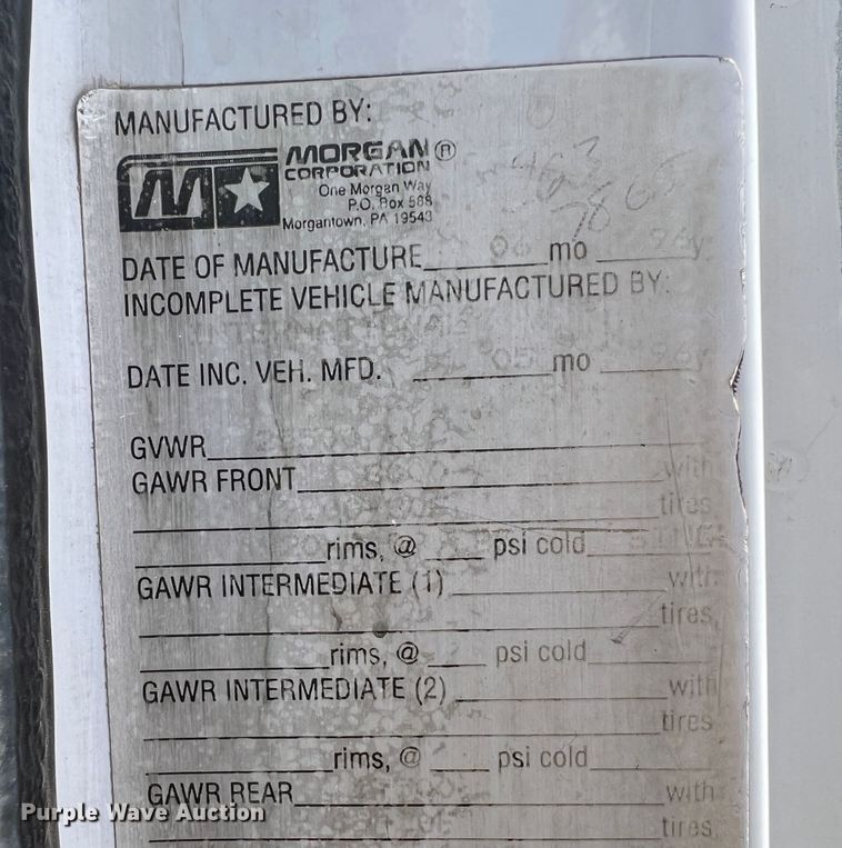 image for item DM8450 1997 International 4700  utility / service truck