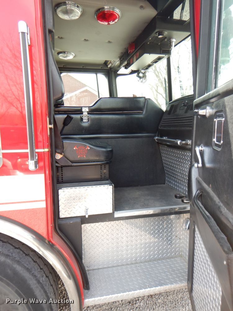 image for item DN1459 1998 HME  ladder fire truck