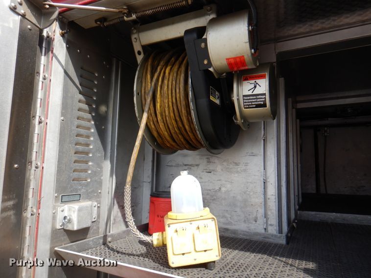 image for item DN1459 1998 HME  ladder fire truck