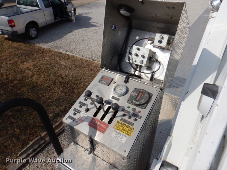 image for item DN1459 1998 HME  ladder fire truck