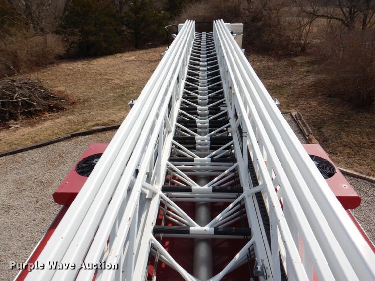 image for item DN1459 1998 HME  ladder fire truck