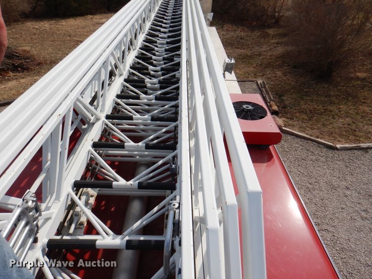 image for item DN1459 1998 HME  ladder fire truck