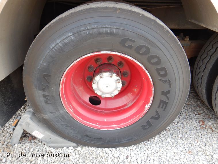 image for item DN1459 1998 HME  ladder fire truck