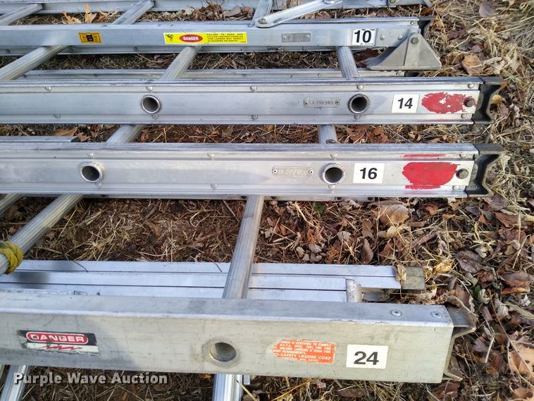 image for item DN1459 1998 HME  ladder fire truck