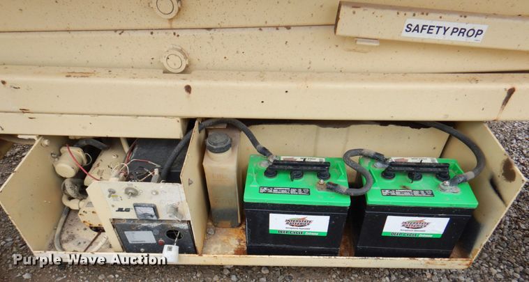 image for item DN1483 JLG CM2558  scissor lift