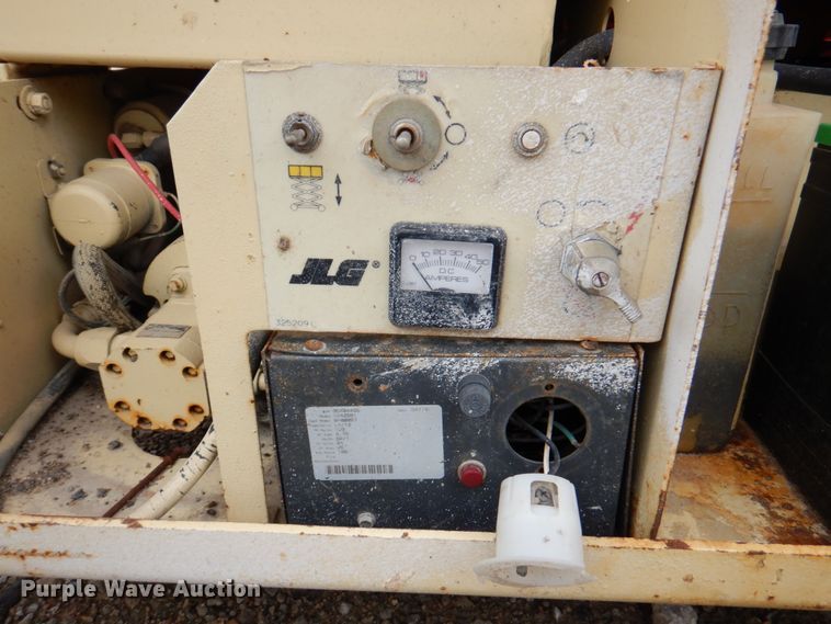 image for item DN1483 JLG CM2558  scissor lift