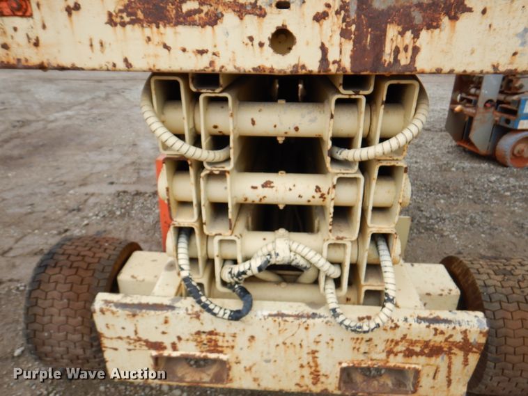 image for item DN1483 JLG CM2558  scissor lift