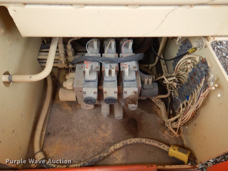 image for item DN1483 JLG CM2558  scissor lift