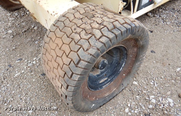 image for item DN1483 JLG CM2558  scissor lift